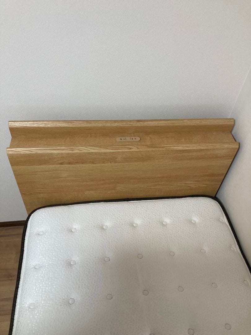 大阪北摂！引取り歓迎！ニトリ　ベッドフレームとマットレス（シングル）