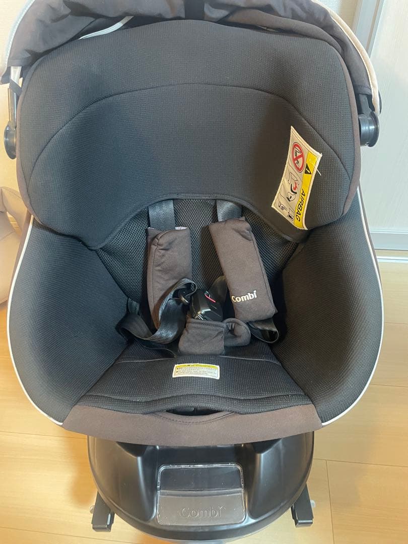 美品　Combi クルムーヴスマート ISOFIX エッグショック Neo