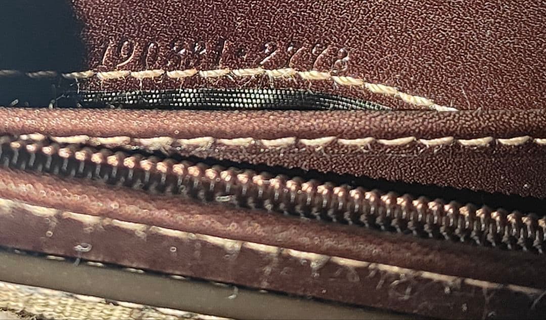 mon【未使用】GUCCI 二つ折り財布 GG柄 PVC ブラウン