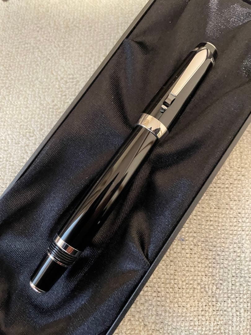 ◾️プラチナ美品◾️モンブラン◾️ボエム◾️キャップ式ボールペン◾️新品リフィル付属◾️