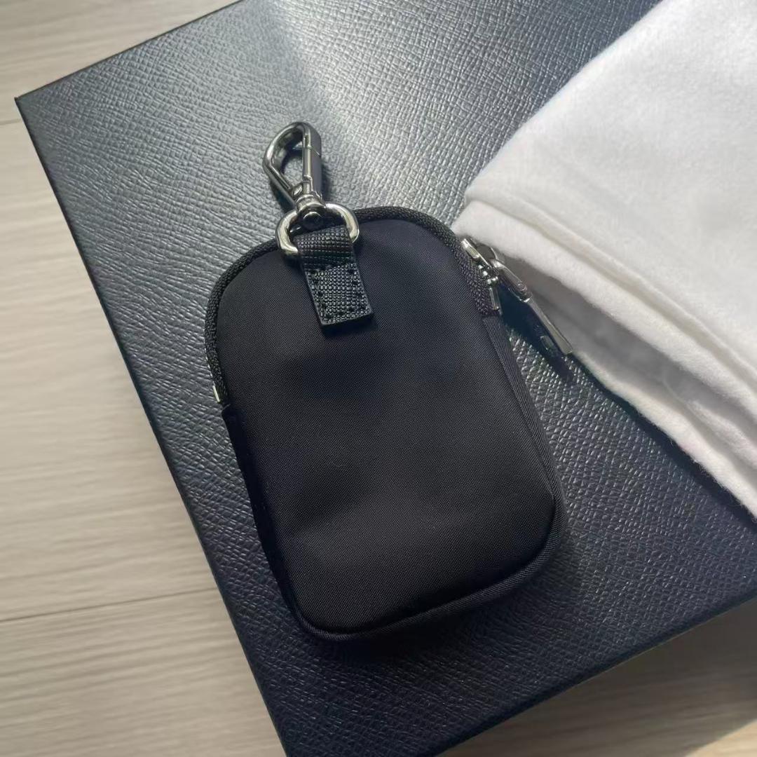 プラダ Re-Edition 2005 Re-Nylon