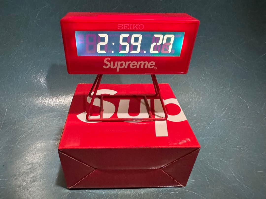SEIKO Supreme デジタル置時計 赤 Supreme SEIKO Marathon Clock