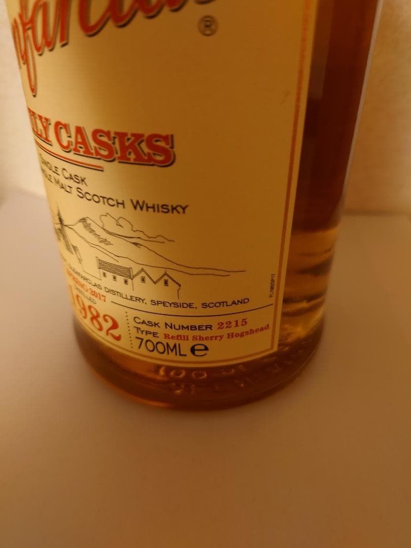 グレンファークラス ファミリーカスク 1982-2017 55.5% #2215 - メルカリ