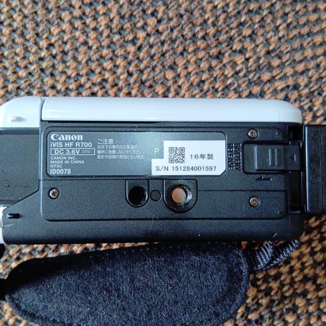 Canon iVIS HF R700 ビデオカメラ本体（ケース、三脚付き）