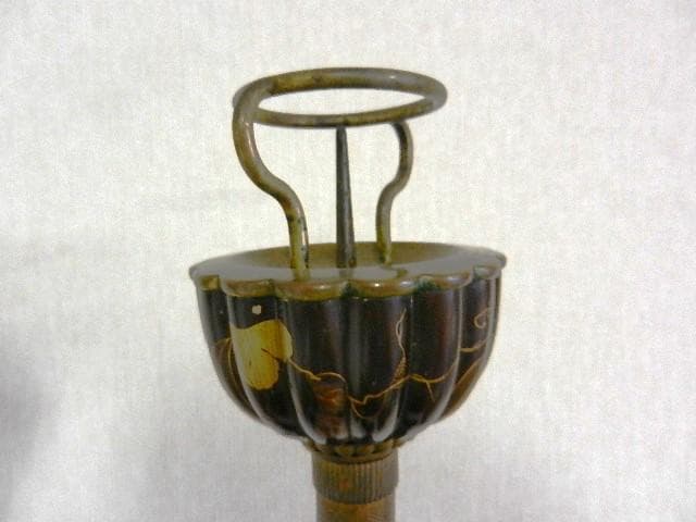 木地黒漆塗金蒔絵菊型燭台一対」（江戸末期～明治のアンティーク