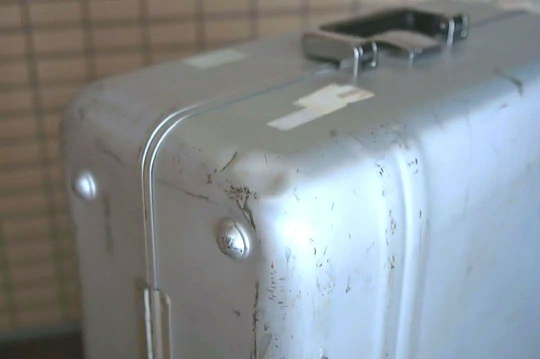 ゼロハリバートン アルミスーツケース 30inch タイヤ、ダイヤルロック