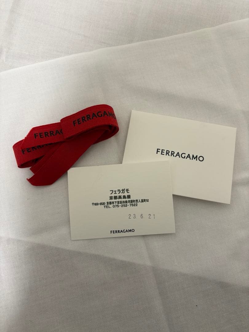 Ferragamo フェラガモ カチューシャ ブラック ゴールド