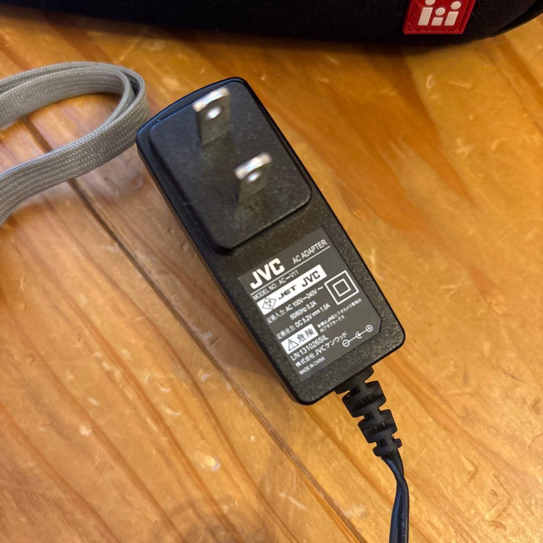 ビデオカメラJVC Everio GZ-E265-w 予備バッテリー付き