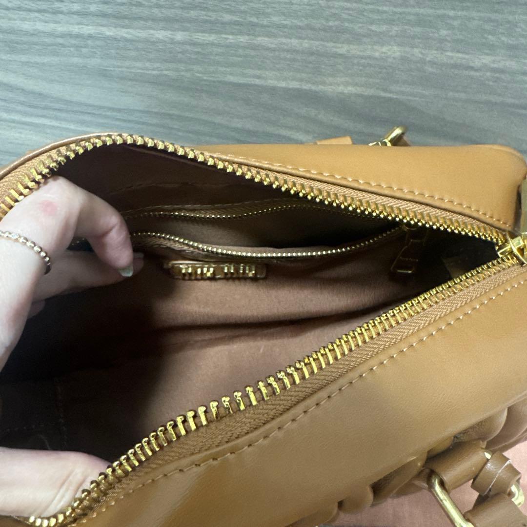 miu miu ブラウン キルティングショルダーバッグ