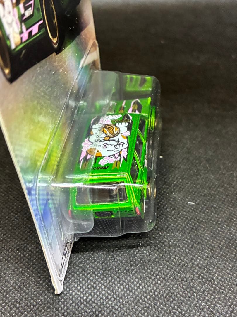 ホットウィール NFTG ダットサン ブルーバード 510 ワゴン 招き猫