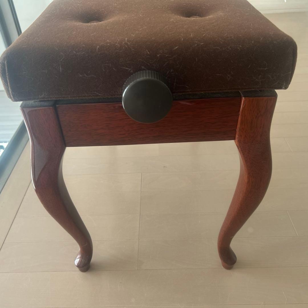 3/18までの特価品です！YAMAHAピアノ椅子（ネコ脚）