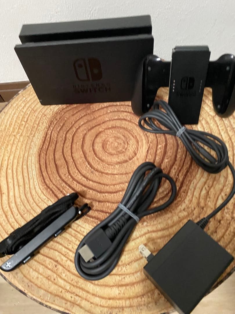 海外版　Nintendo Switch ニンテンドースイッチ本体　グレー　箱無し