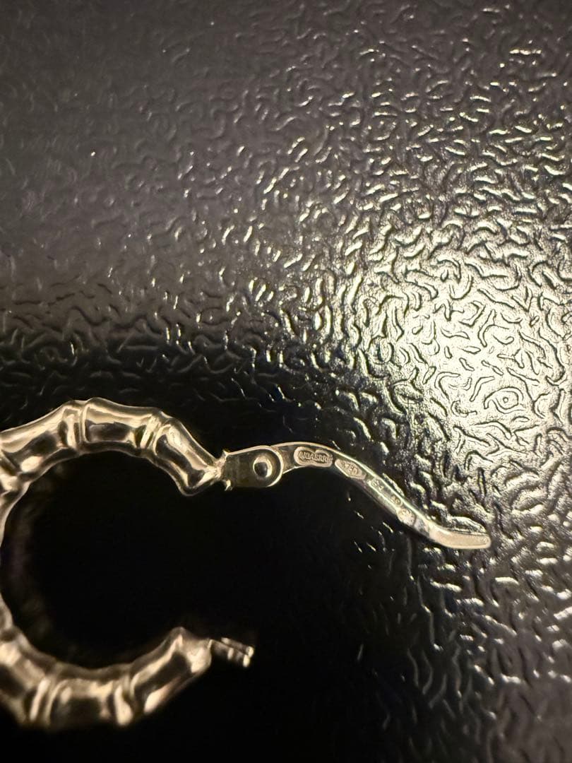 専用袋あり】K18 WG 750刻印 Italy ウノアエレ バンブーピアス - メルカリ