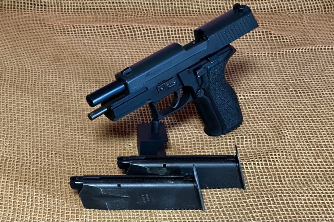 東京マルイ SIG Sauer P226 マガジン2 +マグポーチ