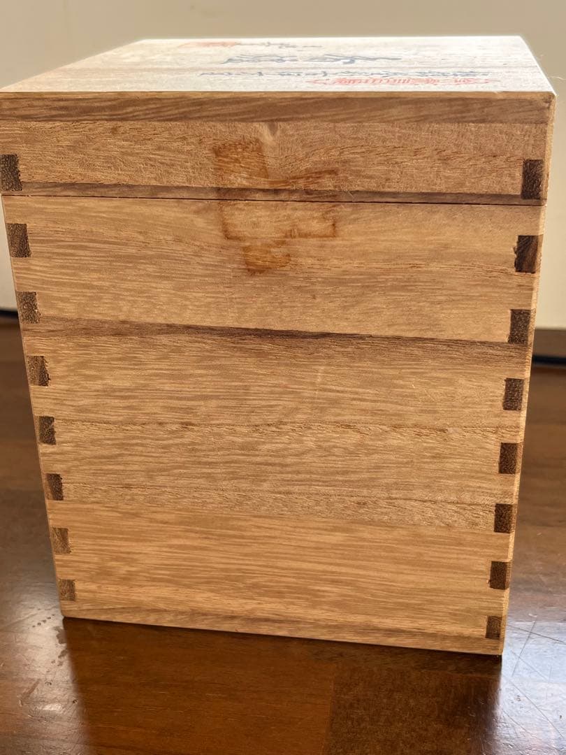 極錦金彩古伊万里 花柄陶器香炉 金色の蓋付き 未使用の通販はau PAY