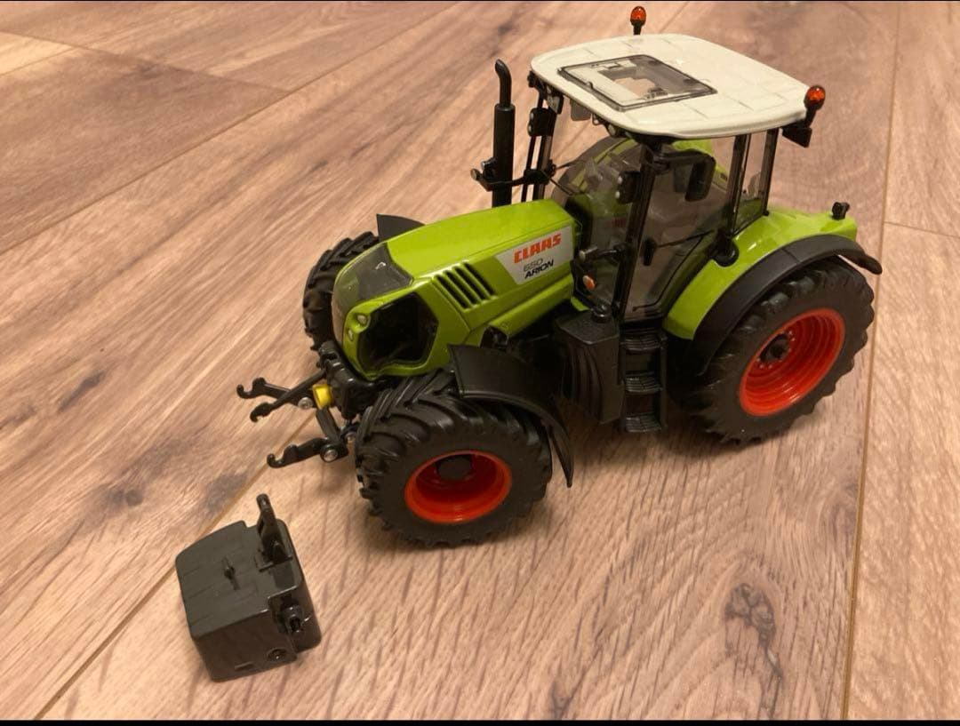 wiking CLAAS 650 ARION トラクター 1/32