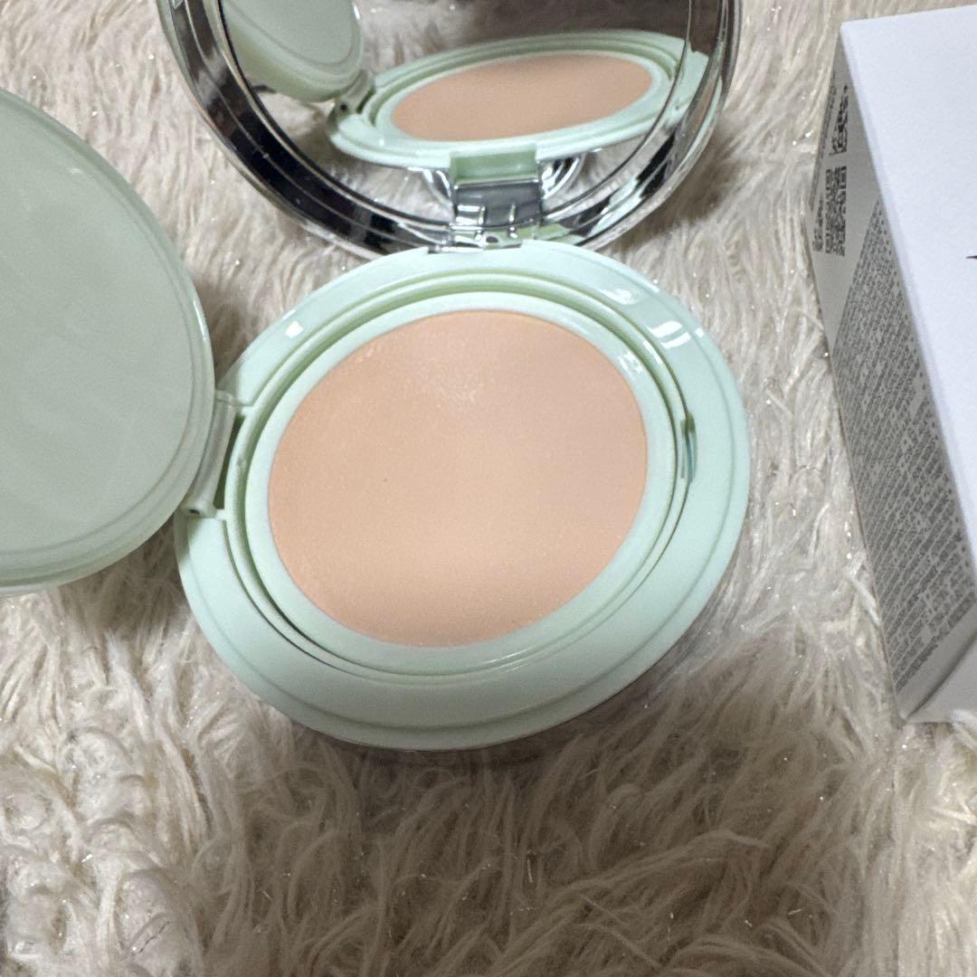 【PRADA 】AUGMENTEDSKIN クッションファンデーション LN10