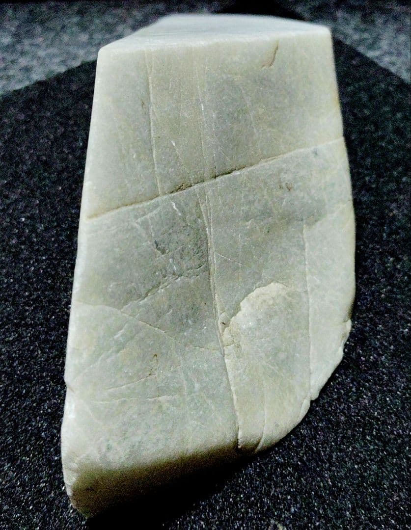 ☆翡翠原石☆糸魚川硬玉【小滝・転石・川ズレ・切り出し525g】