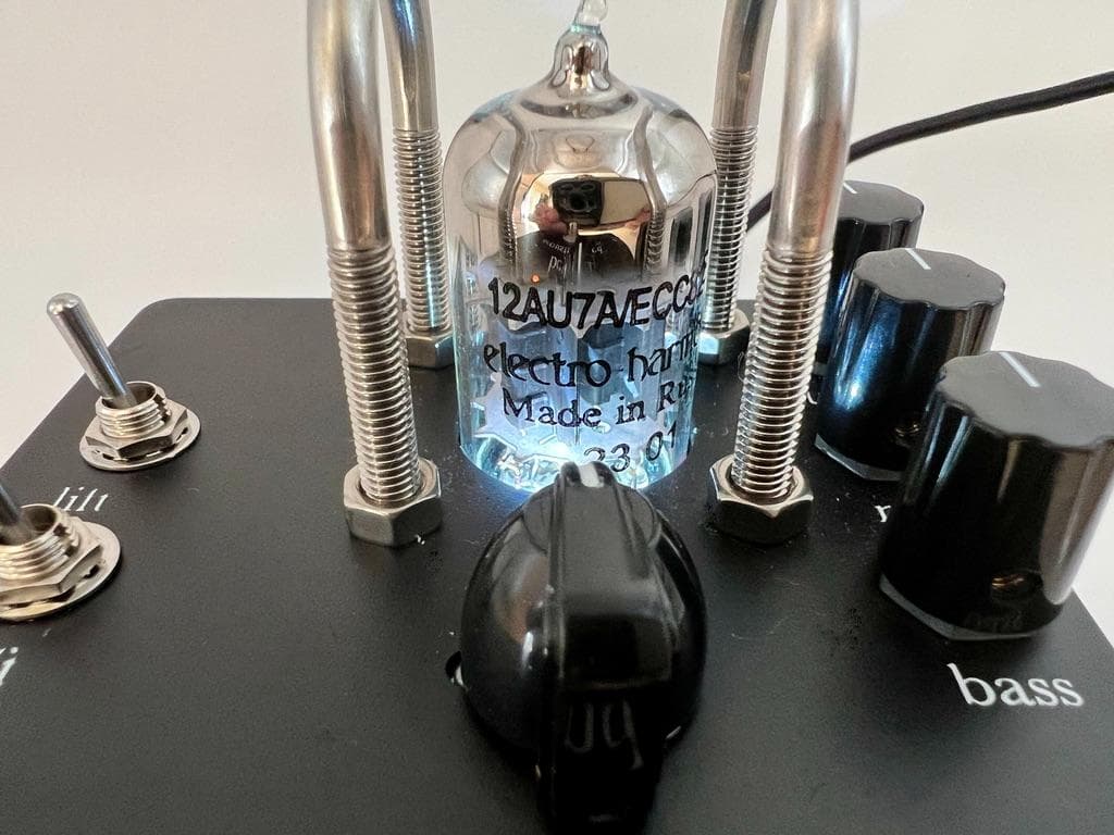 beyond tube pedals acoustic wired 2S エレア