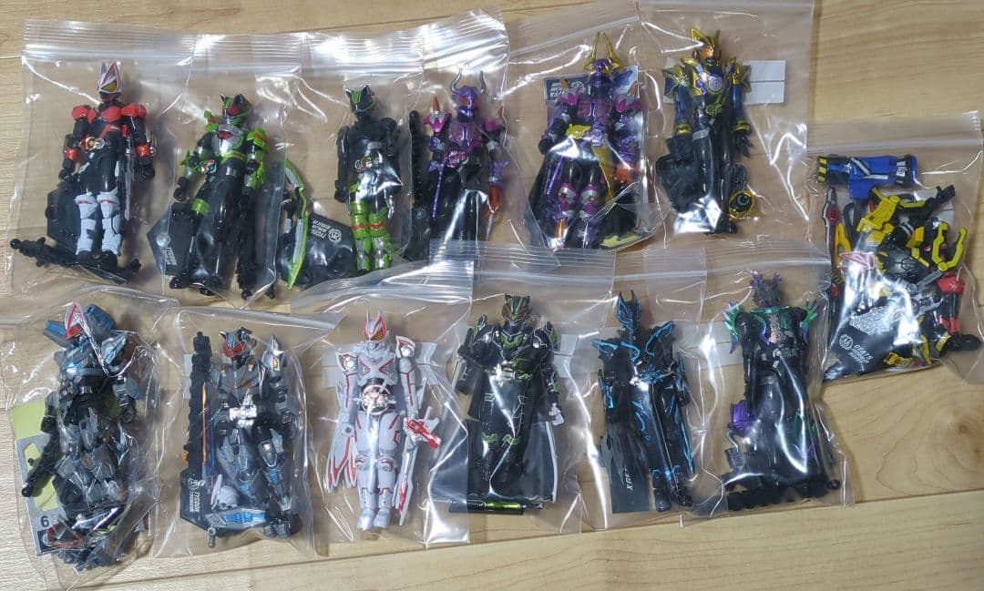 【セール】装動　仮面ライダーギーツ　まとめ売り