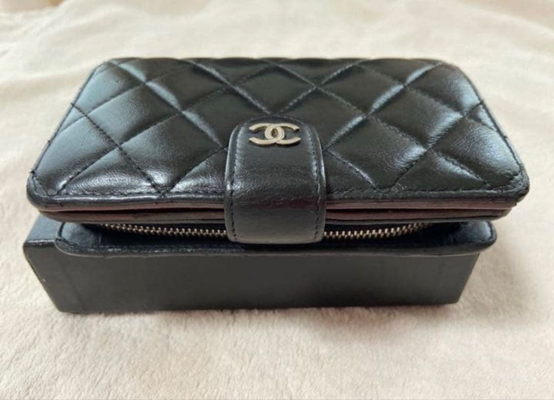 大幅値下げ‼️CHANELマトラッセ　折りたたみ財布