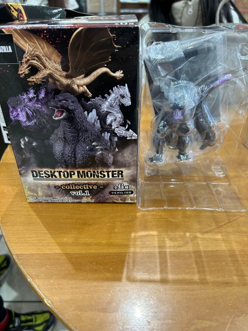 DESKTOP MONSTER collective 2種 ゴジラ フィギュア