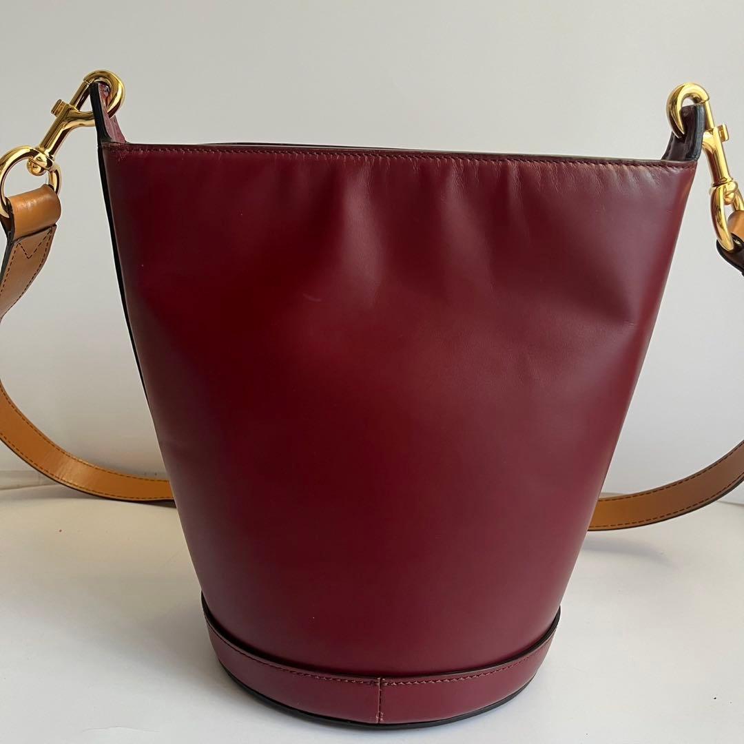 極美品✨　MARNI マルニ　ショルダーバッグ　バケツバッグ　レザー　赤系