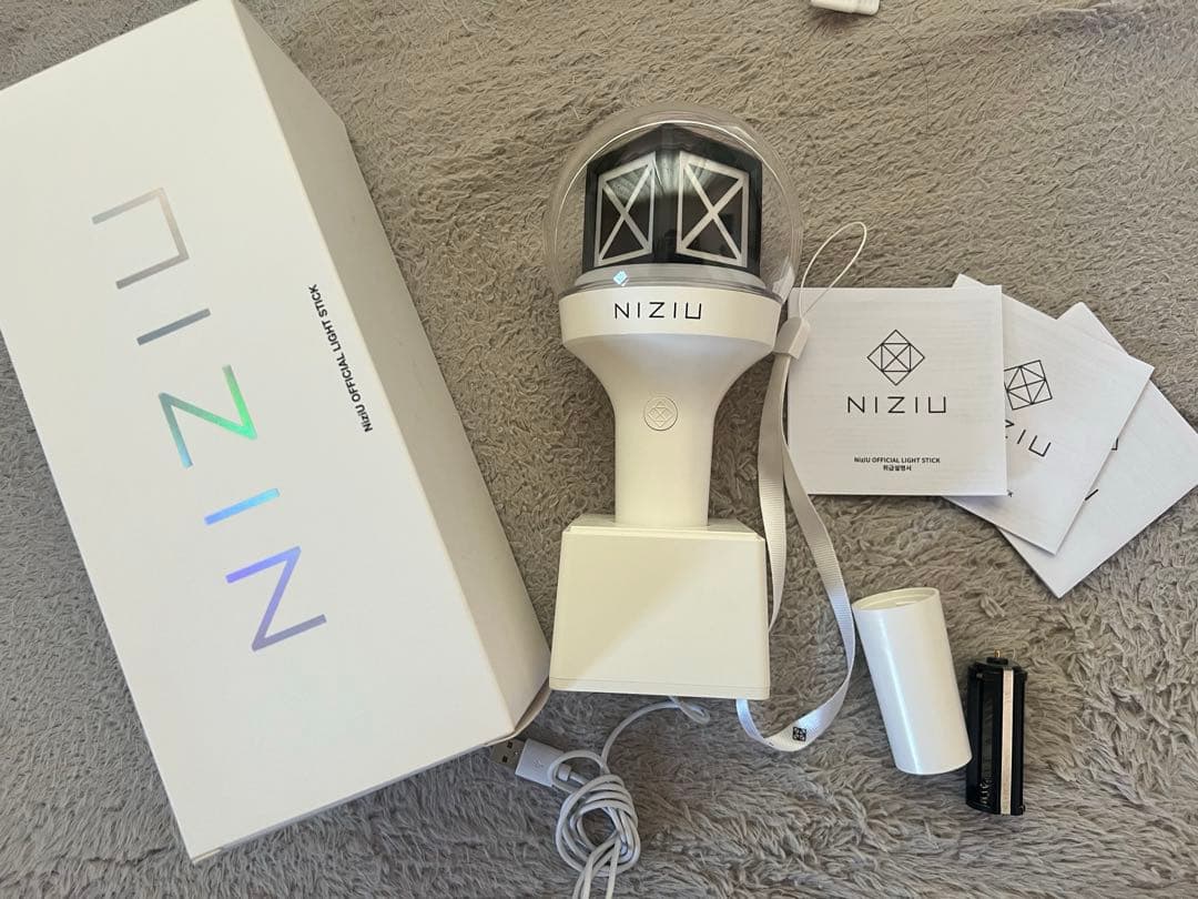 NiziU ペンライト 公式 本体 OFFICIAL LIGHT STICK