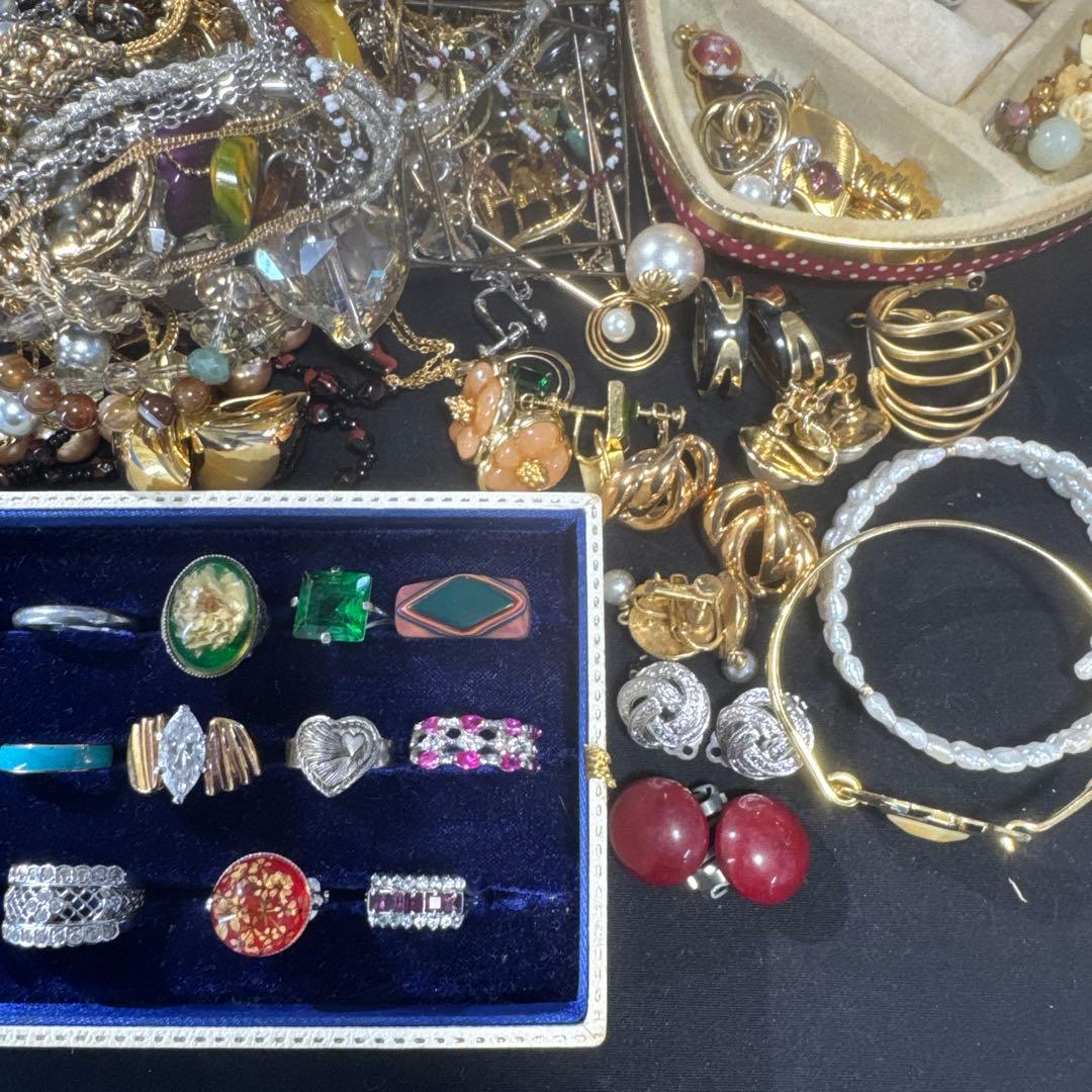 2950★レトロ　アクセサリーまとめ売り★大量★★整理品★遺品