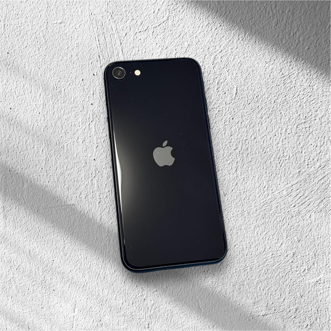 極美品】iPhone SE3 128GB SIMフリー バッテリー新品