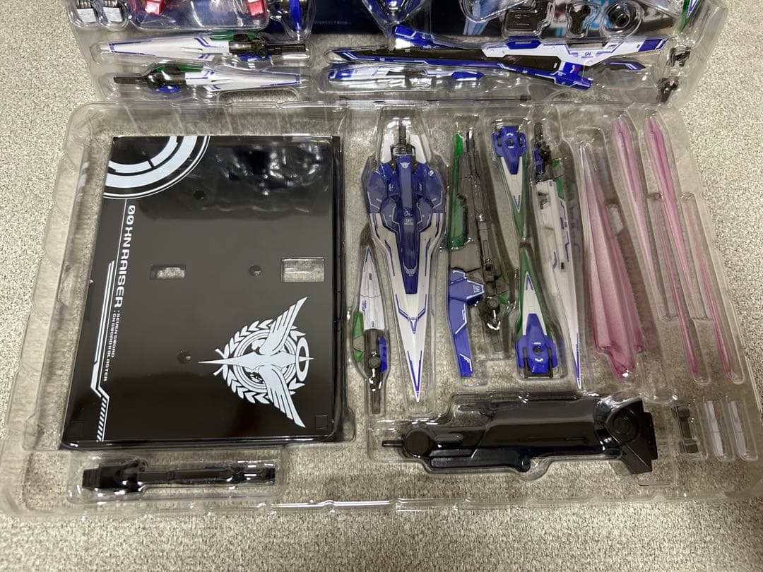 L ROBOT魂　ダブルオーザンライザーセブンソード+GNソードⅡ