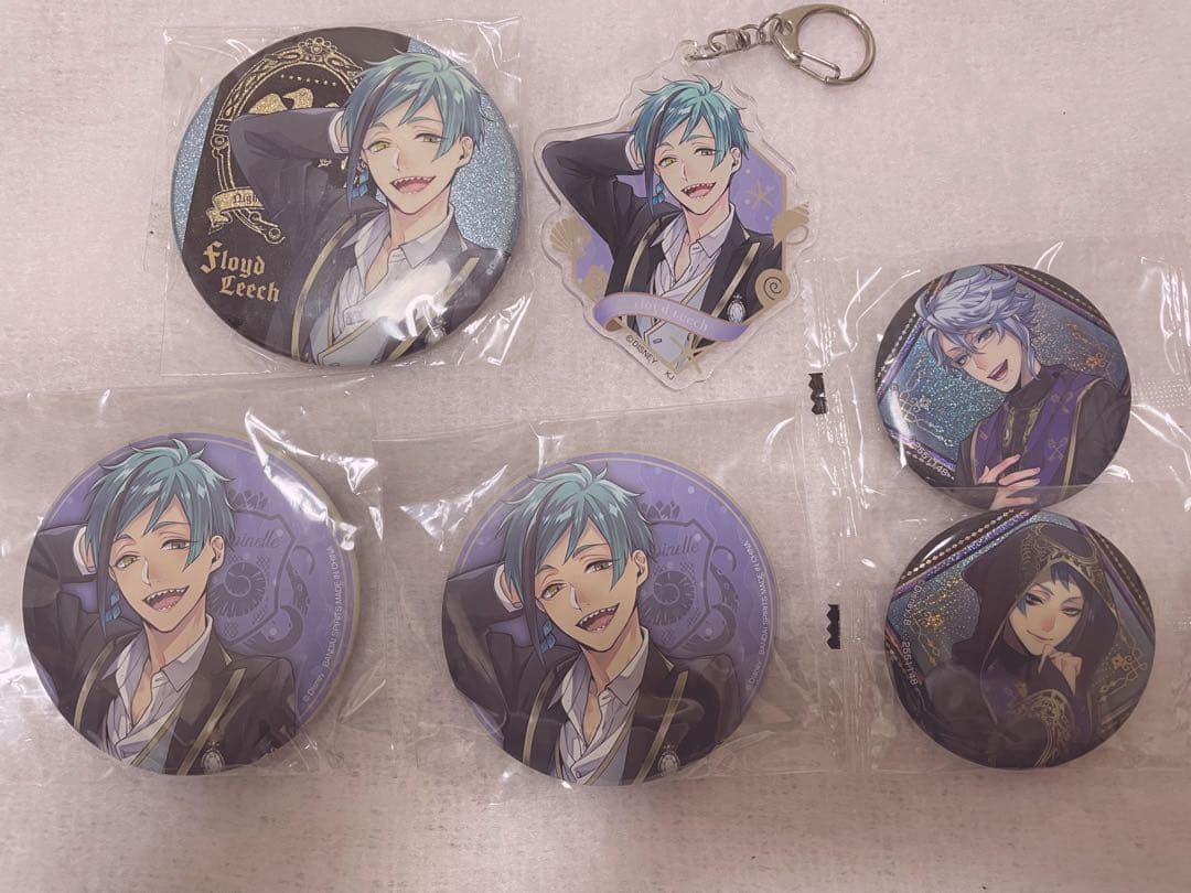 ツイステ オクタヴィネル寮まとめ売り - メルカリ