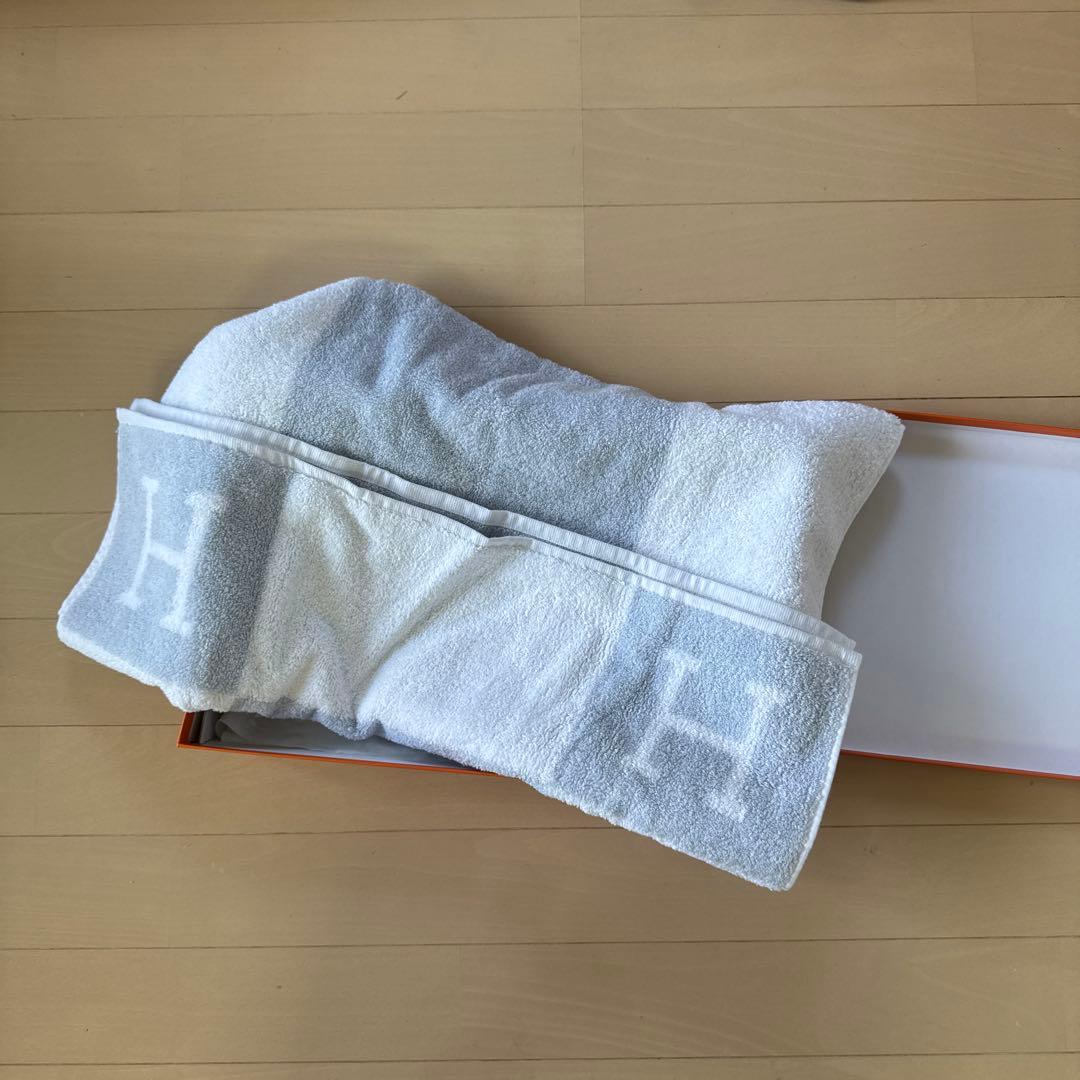 HERMES バスタオル グレー ホワイト