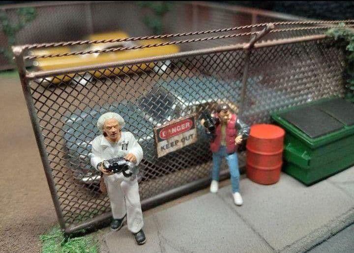 DeLorean DMC-12 Ⅱ　 PARTⅡ【ホバータイプ】➕フィギュア