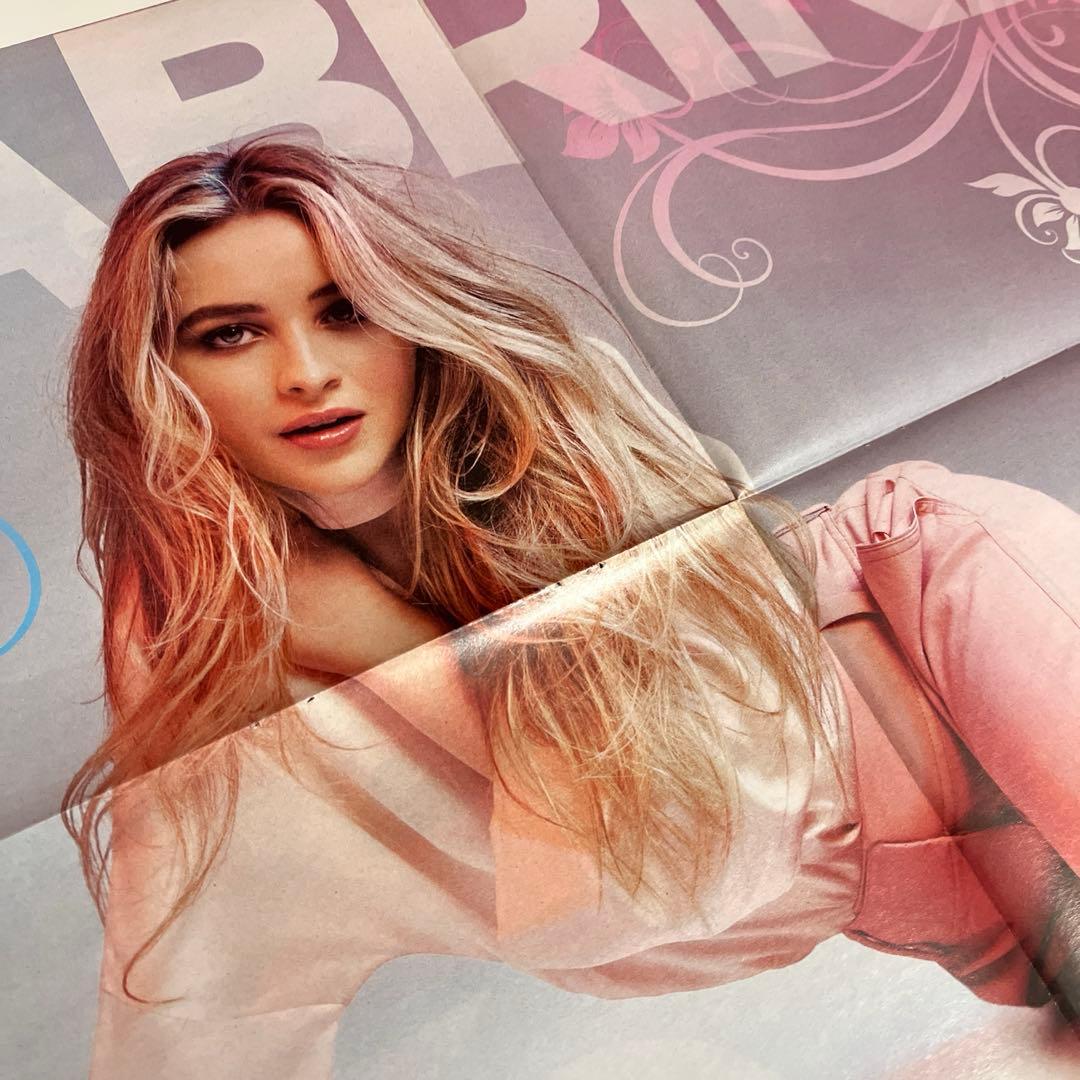 サブリナカーペンター 直筆サイン入りセトリ ライブ - メルカリ