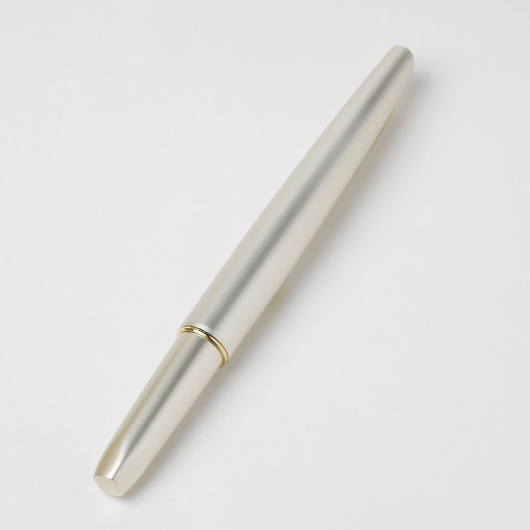 未使用 プラチナ ポケット 18K 細軟 バイカラー白 万年筆 60年代製造 B