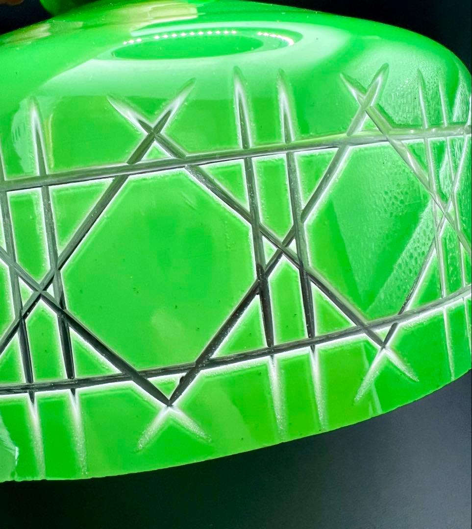 被せガラス緑色ガラス電笠 大正ロマン 洋館 古民家 切子 ウランガラス