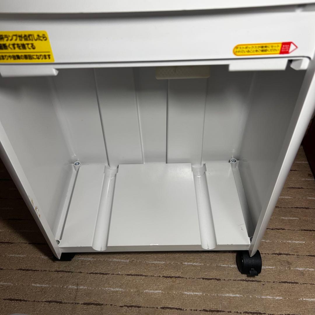 【美品】アイリスオーヤマ　オートフィードシュレッダー・AFS60C 2021年製