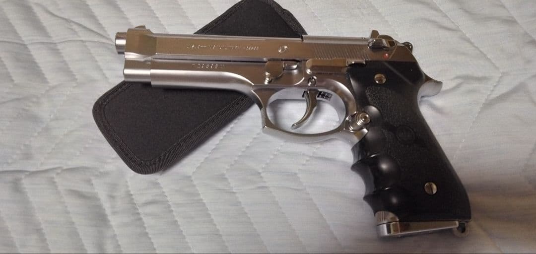 東京マルイ　M92F ガスブローバック　シルバー ブラック