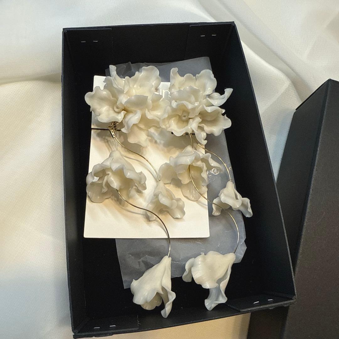 【coussinet】moa イヤリング ゴールド