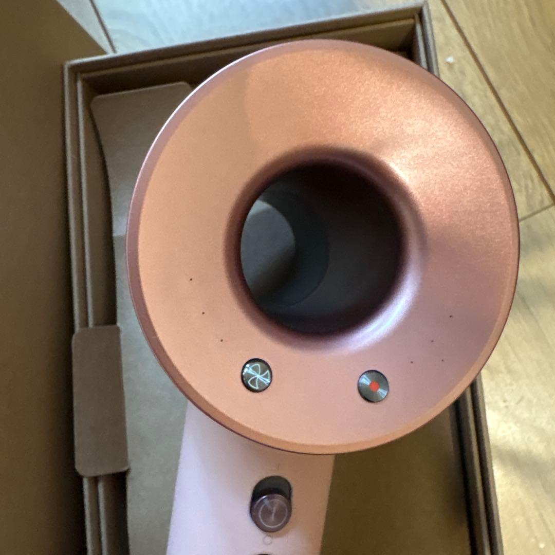 ダイソンドライヤーHD08