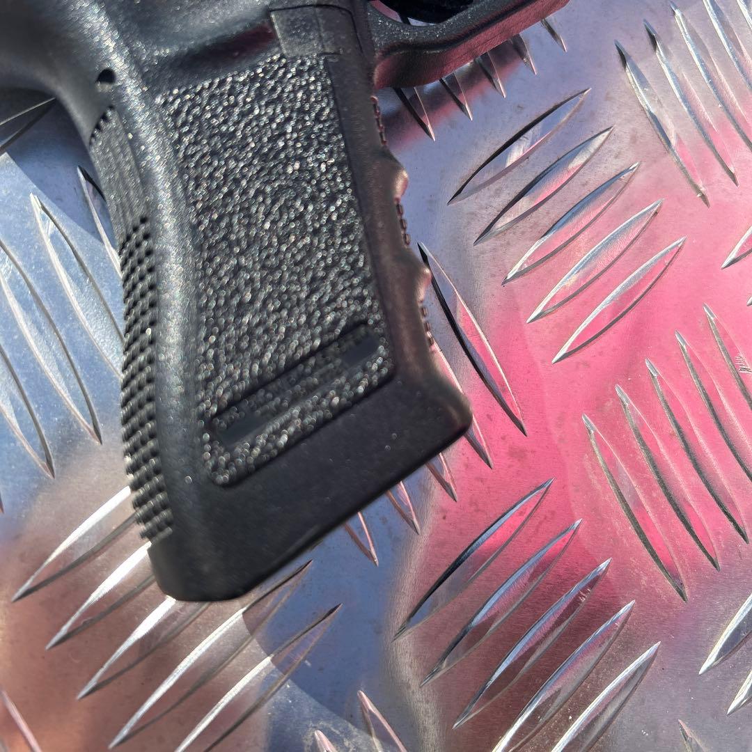 Glock 17 ガスガン 9x19mm オーストリア製　マガジン2個付き