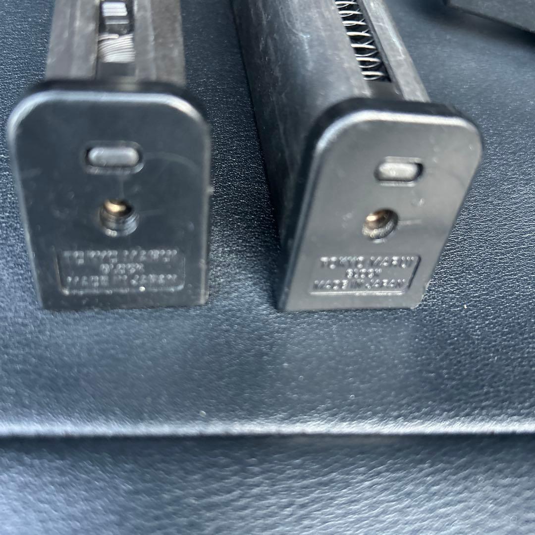 Glock 17 ガスガン 9x19mm オーストリア製　マガジン2個付き