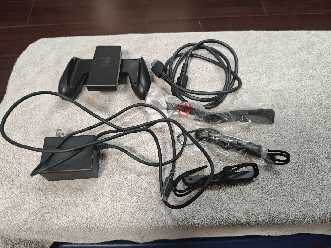 【完品】Nintendo Switch本体 ドラクエ3