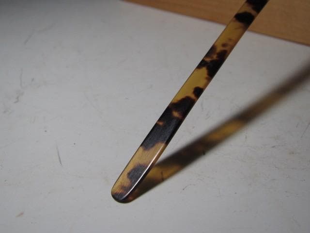 亀甲茶杓「緑毛」表千家 十三代 即中斎花押 二重箱 名品！k555 - メルカリ