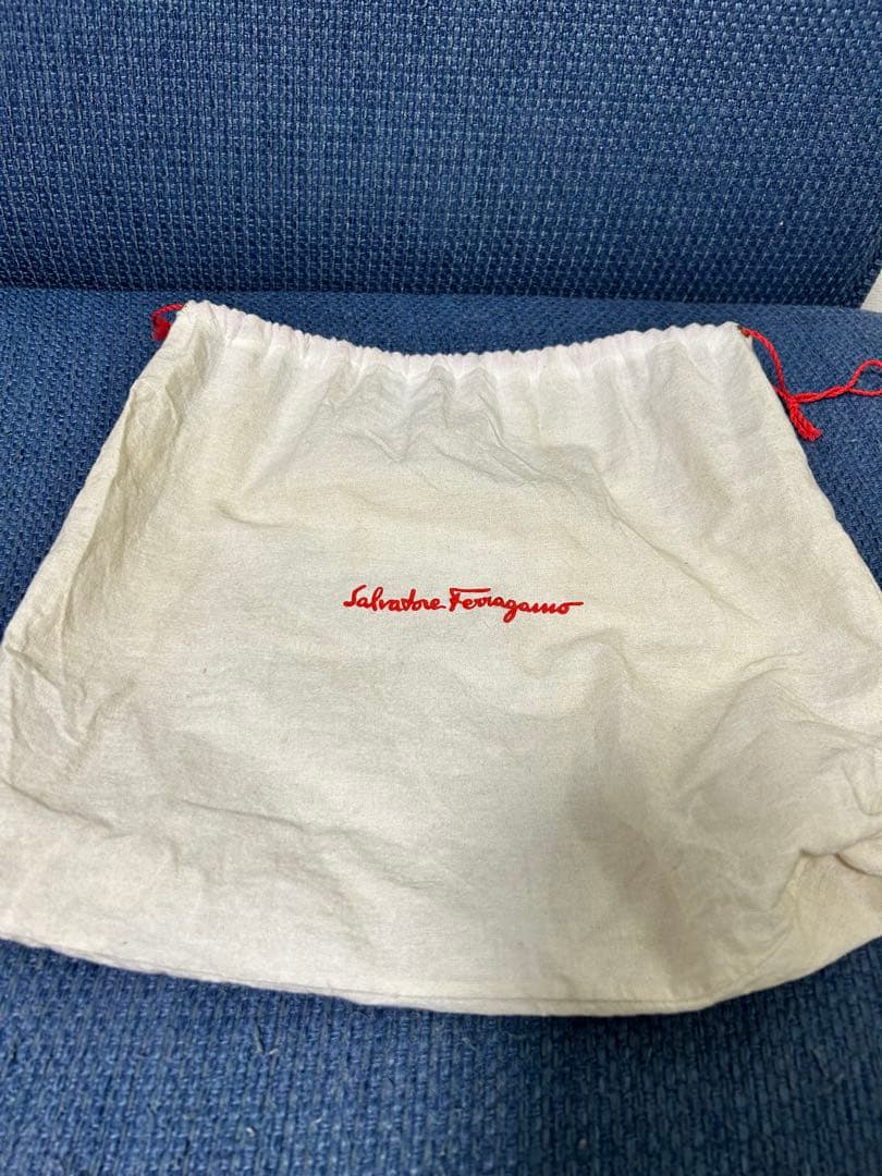 フェラガモ　ミニショルダーバッグ