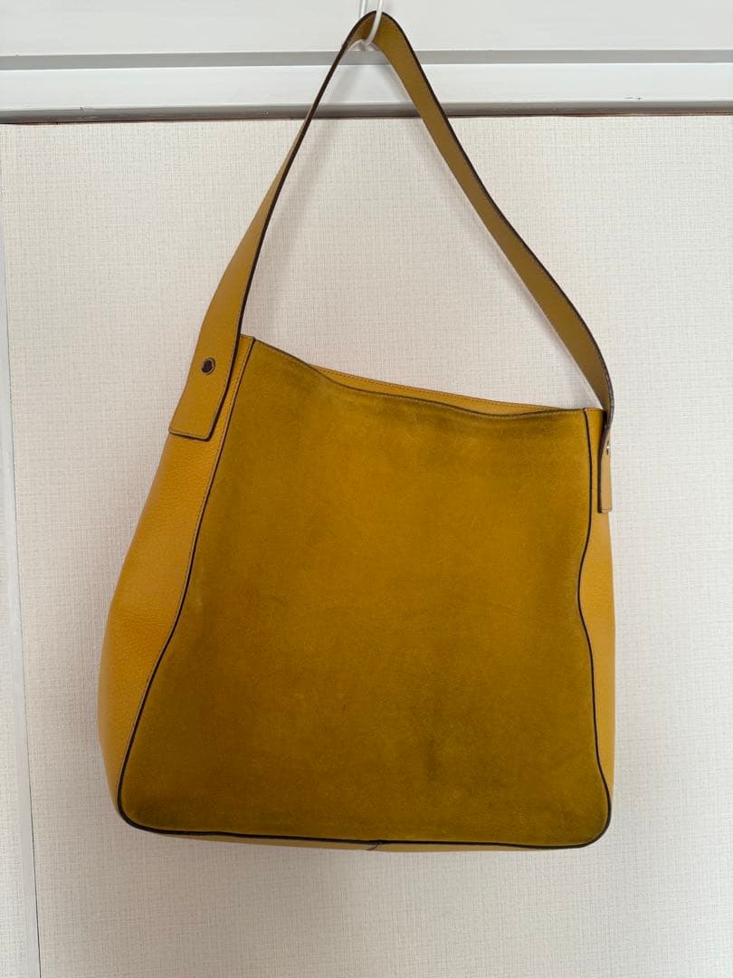 BURBERRY イエローレザーショルダーバッグ