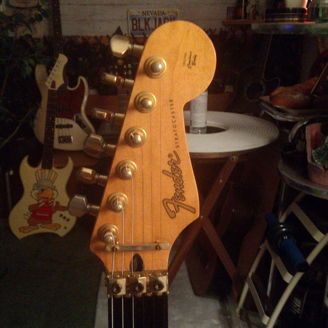 FENDER Japan. STR−80R. Jシリアル・ストラトキャスター。 - メルカリ