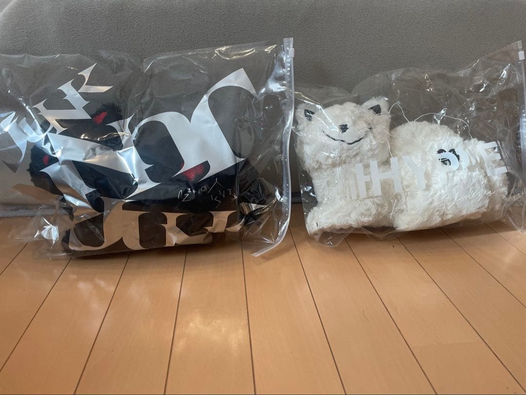 米津玄師　リイシュー　ねこ　ぬいぐるみ２個セット 黒　白　ブラック　ホワイト 新品/未開封】米津玄師 リイシューねこちゃん 2種セット