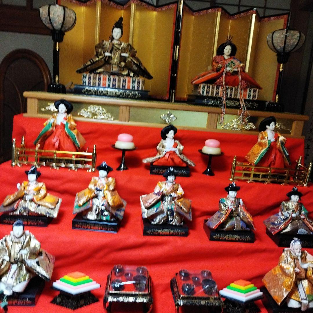 七段飾りお雛様。京月作。優しいお顔のお雛様